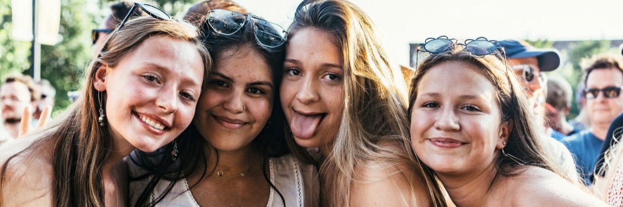 Adrien Hanson banner