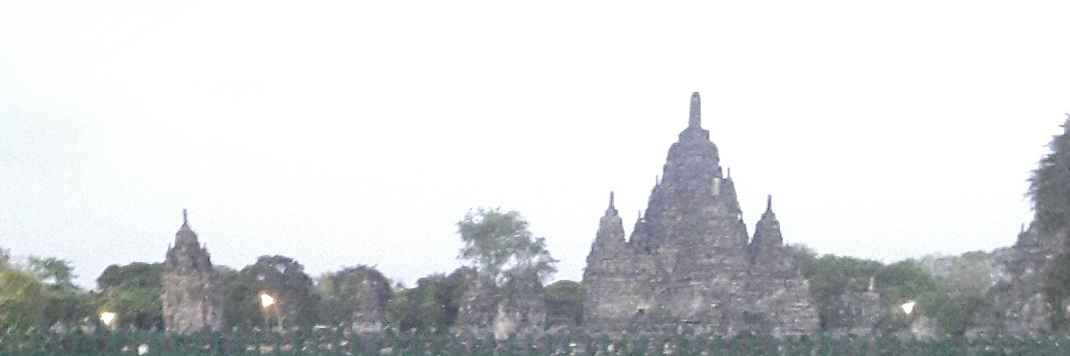 nadiaernah's profile banner image