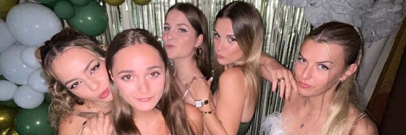CarlineFmy's profile banner image