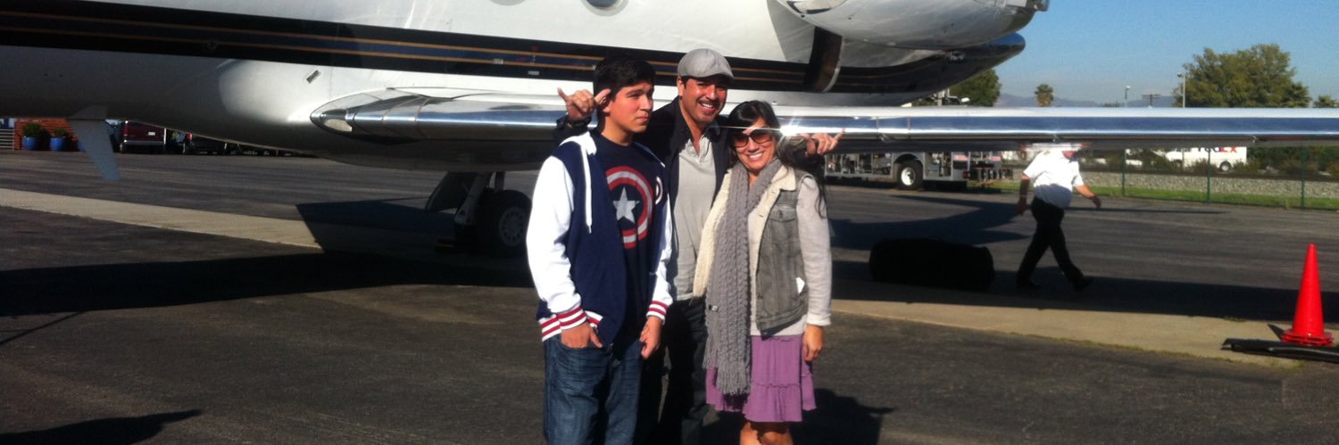 Joel De La Hoya banner