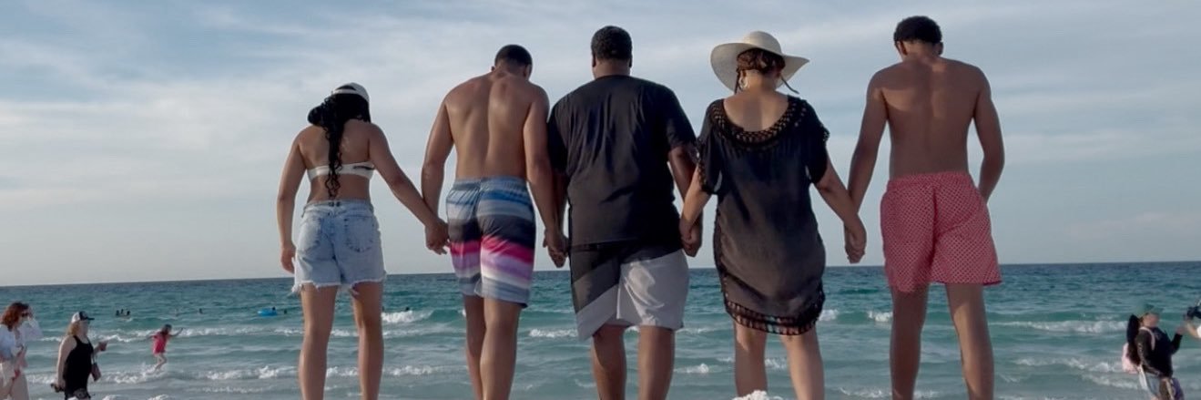 Roxanne Wayne banner