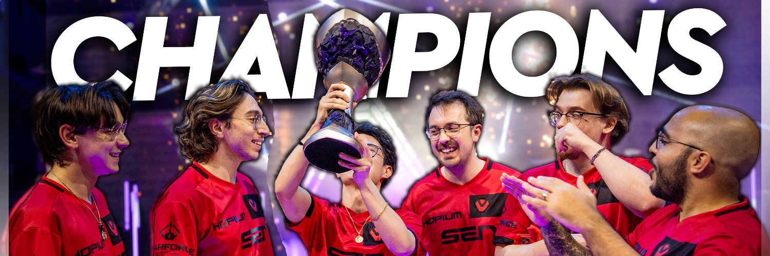 Twitter banner for @iamchoxy