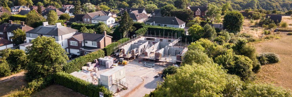 R K Signature Living banner