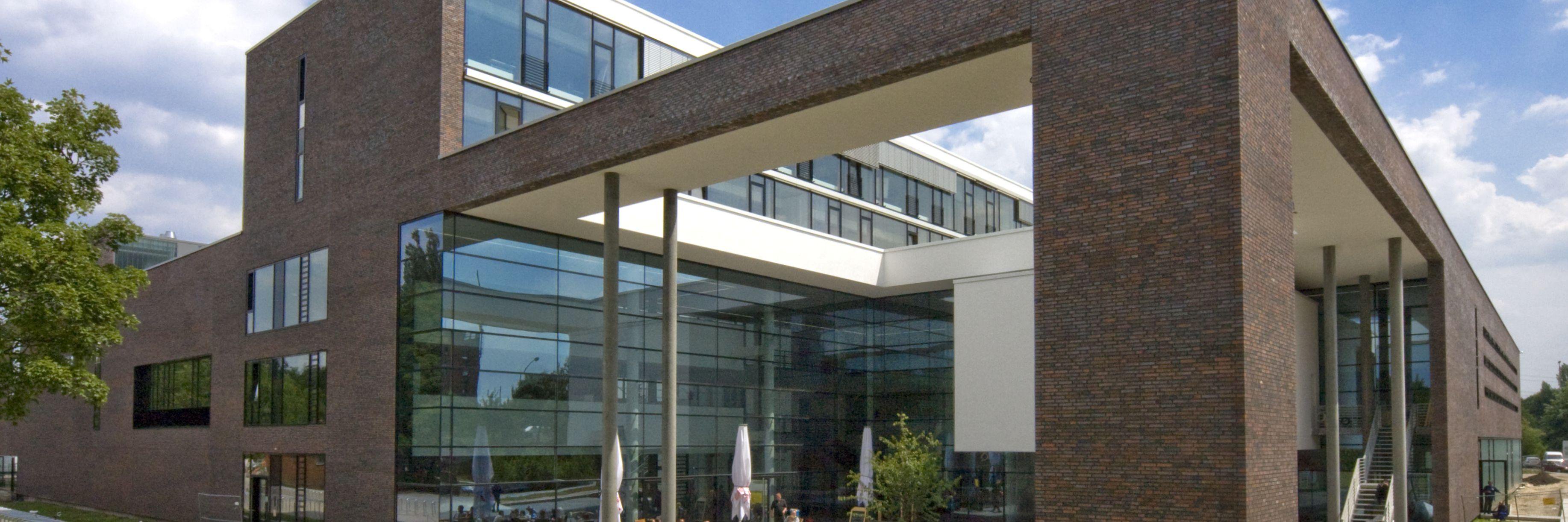 ELBCAMPUS's profile banner image