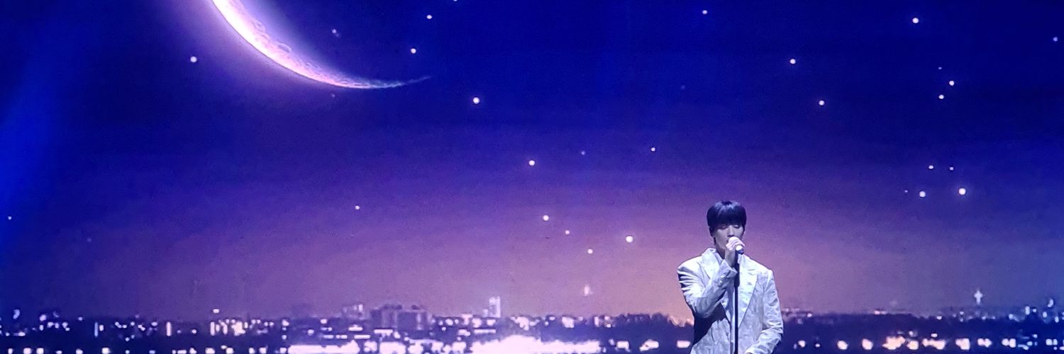 adeleleeCrispy's profile banner image
