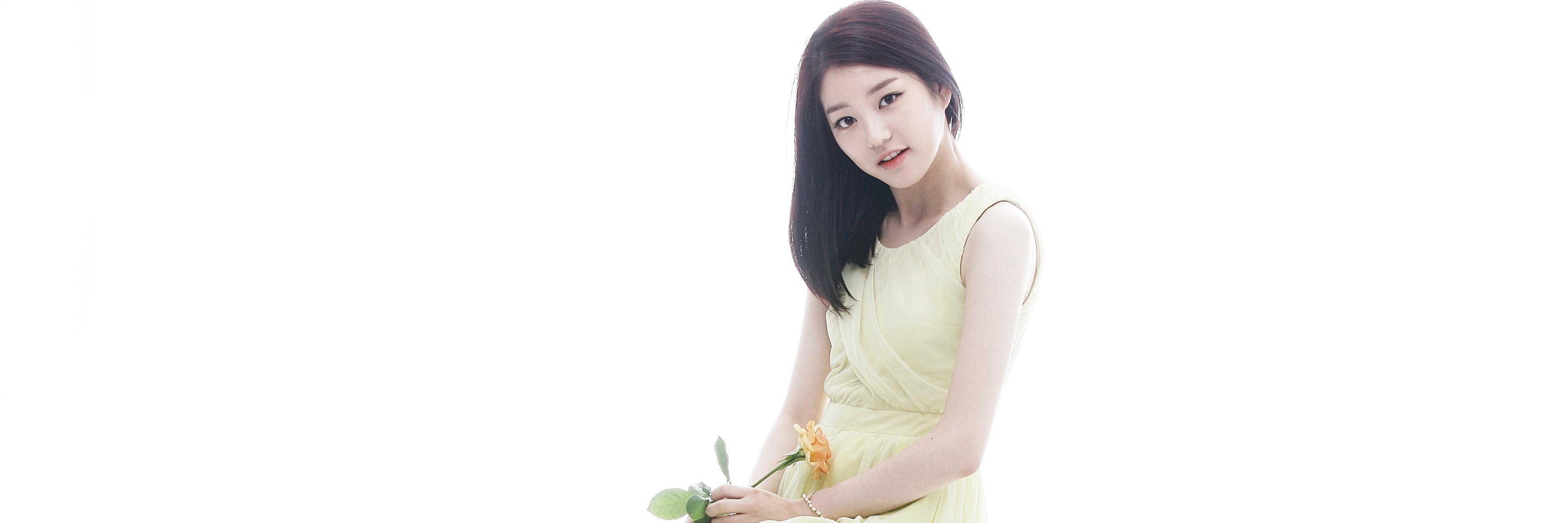 leeyoobi1's profile banner image