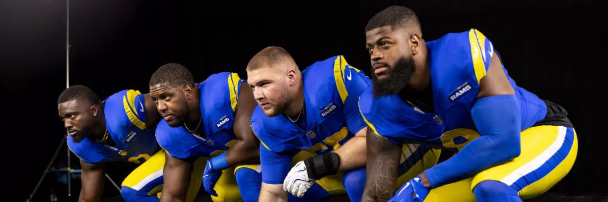 ˢ ᵗ ⁱ ᶻ ᶻ banner