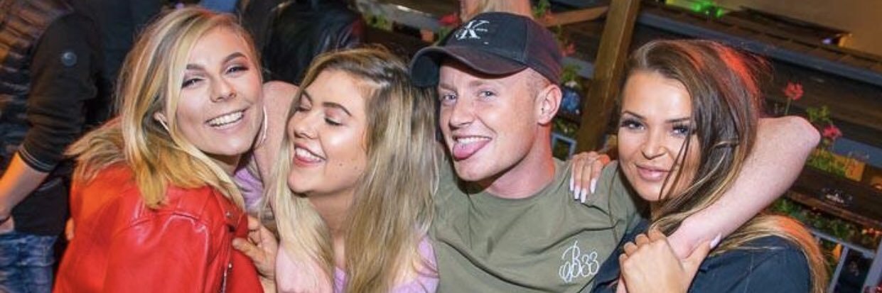 amymansonx's profile banner image