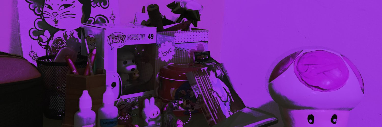 karialat16's profile banner image