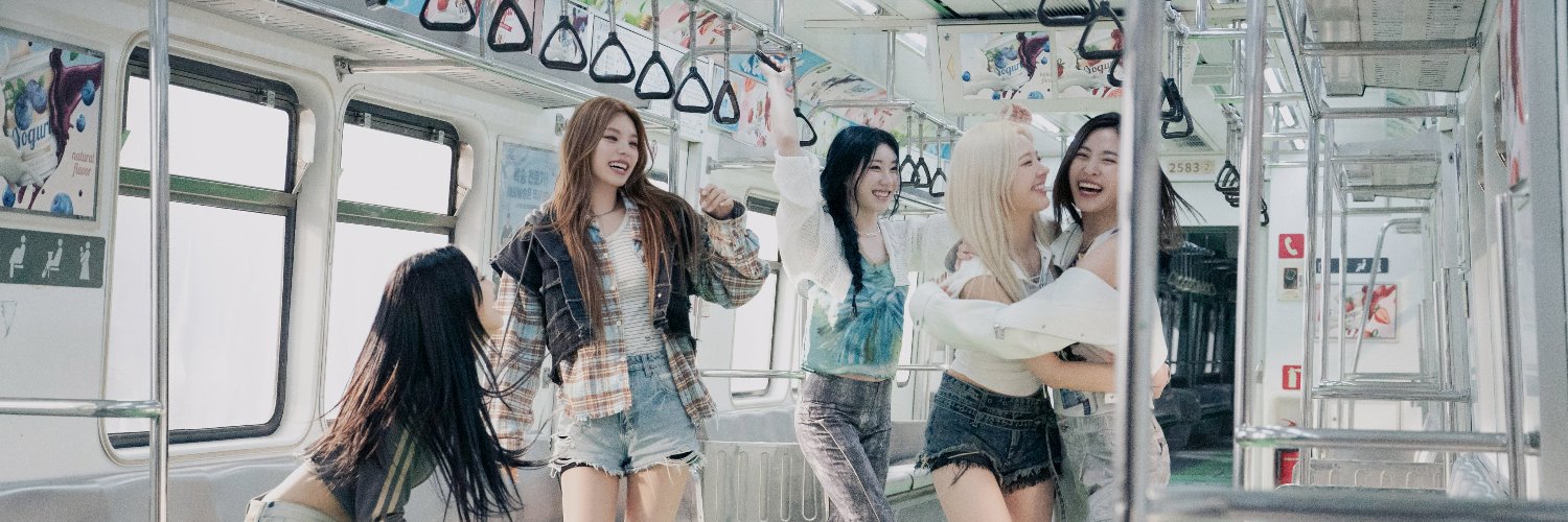 𝐆LITZY banner