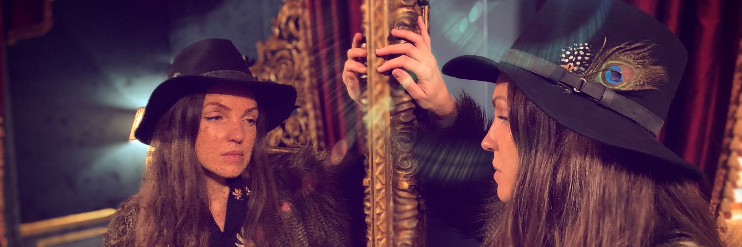 aruba ▼ red banner