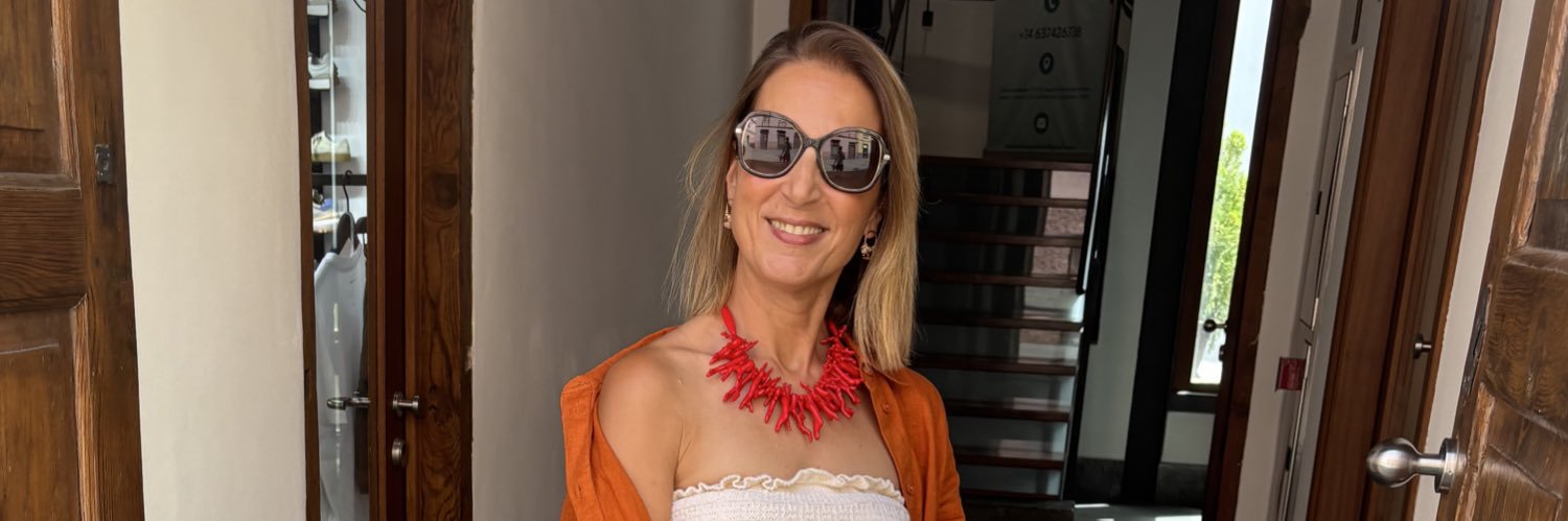 elena_isa's profile banner image