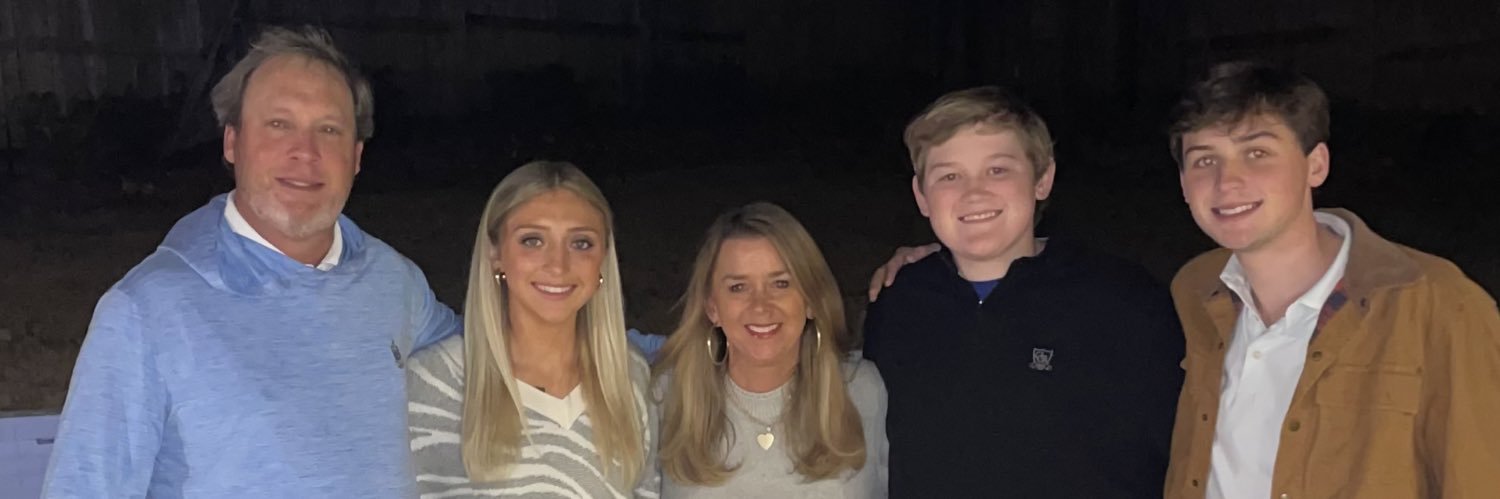 carolinekamman's profile banner image