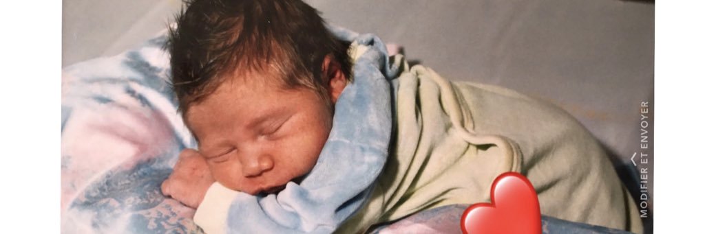 elodievlr94's profile banner image