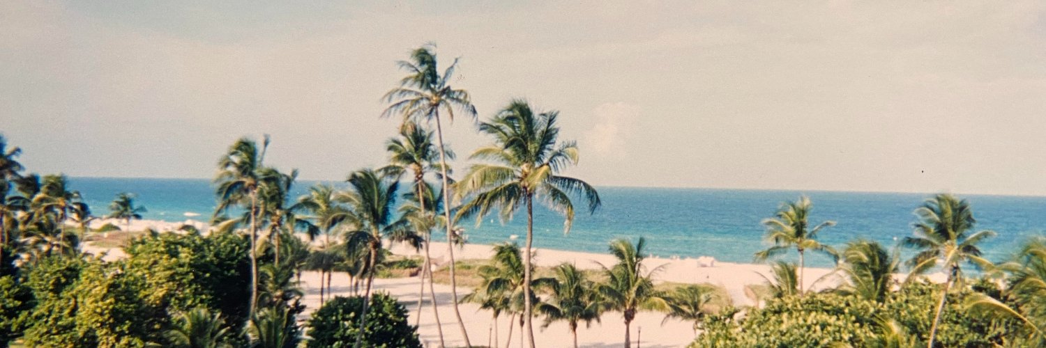 yocloss's profile banner image