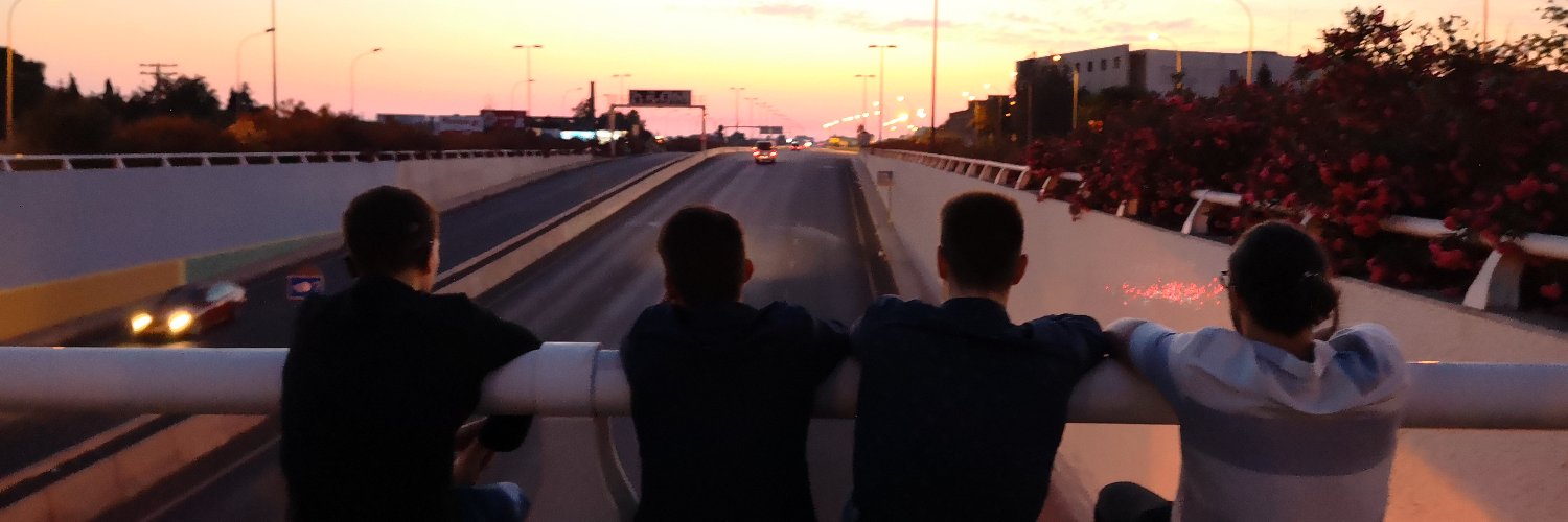 vicvic112's profile banner image
