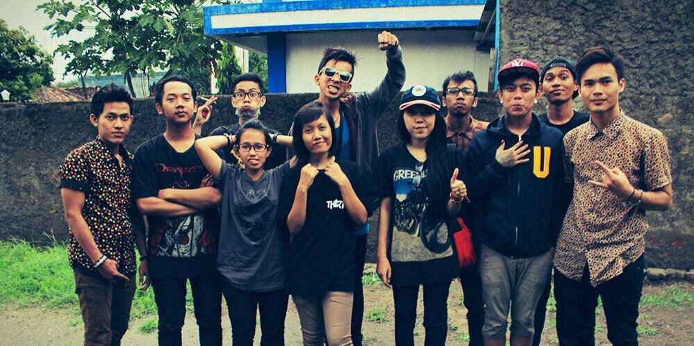 SUNDAY SUMMER banner