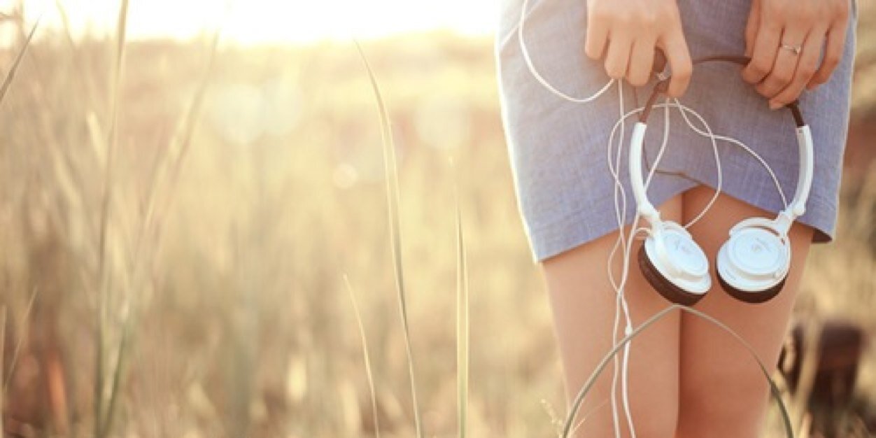 GirlsLyrics_bot's profile banner image
