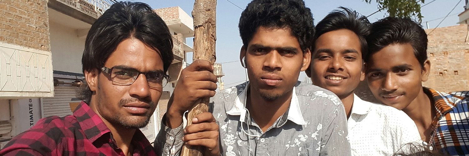 عزيز banner