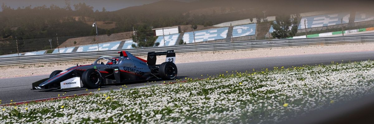 Keavz's profile banner image