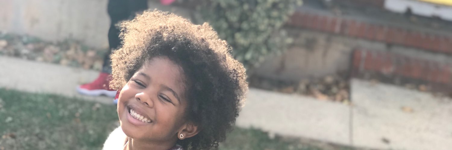 lizrivers_'s profile banner image