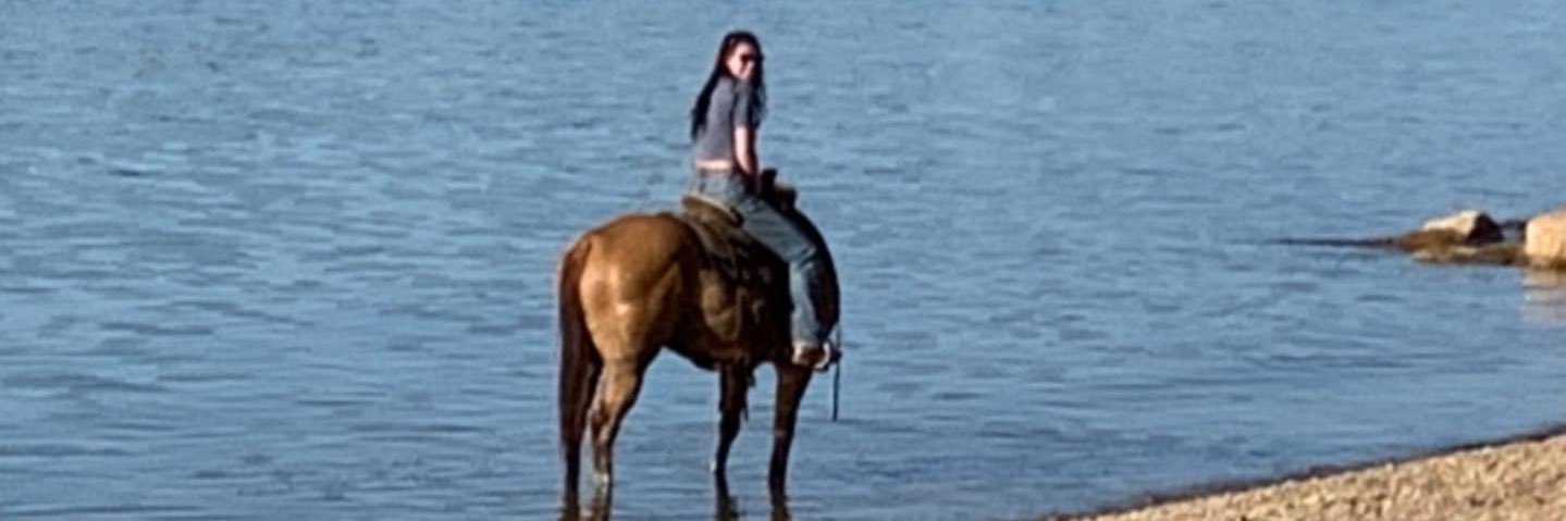 hunterrae17's profile banner image