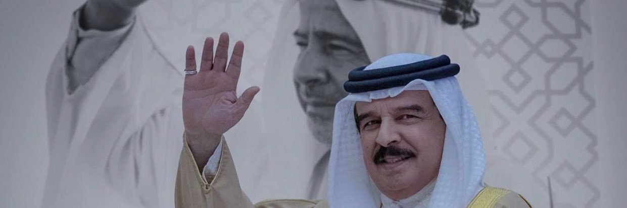 M O N A وكفى ✋🏻🌧 banner