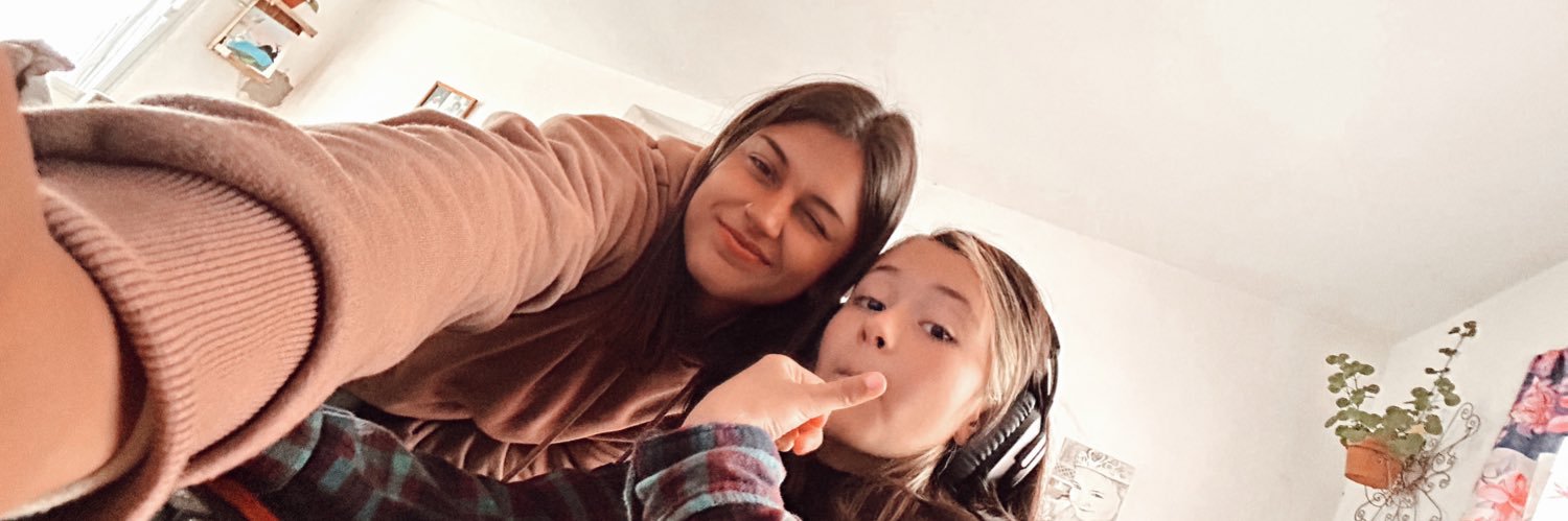 emless_'s profile banner image