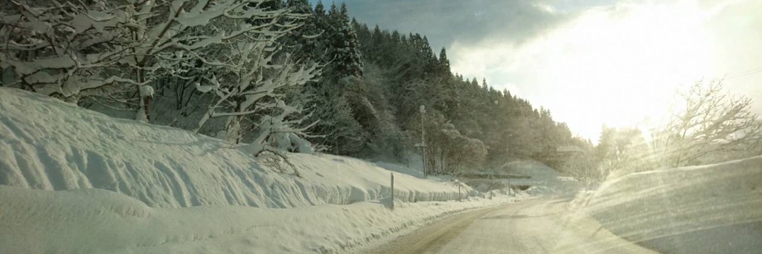 32tkh115's profile banner image