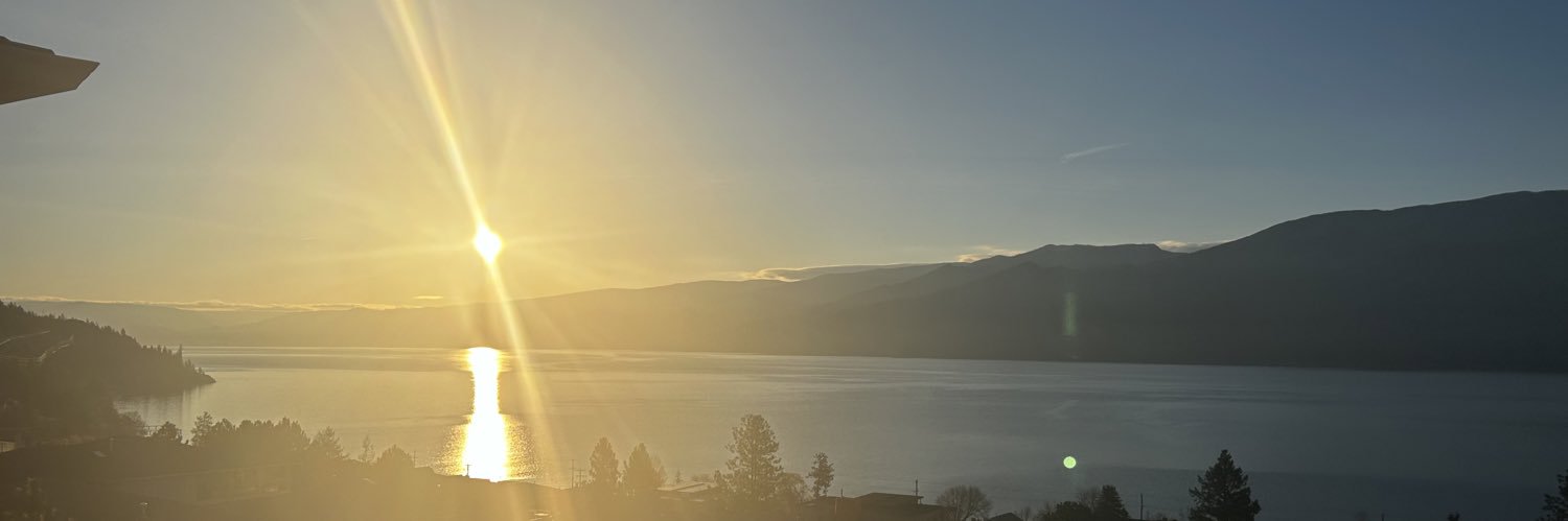 lisajef's profile banner image