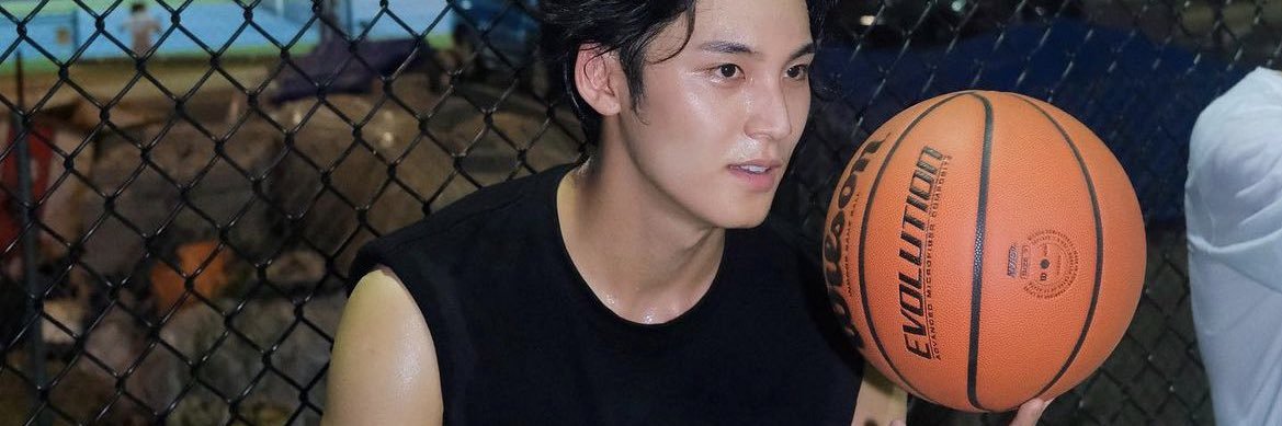 meaniehoshi's profile banner image