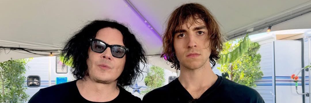 J u l i ˚✧₊ banner