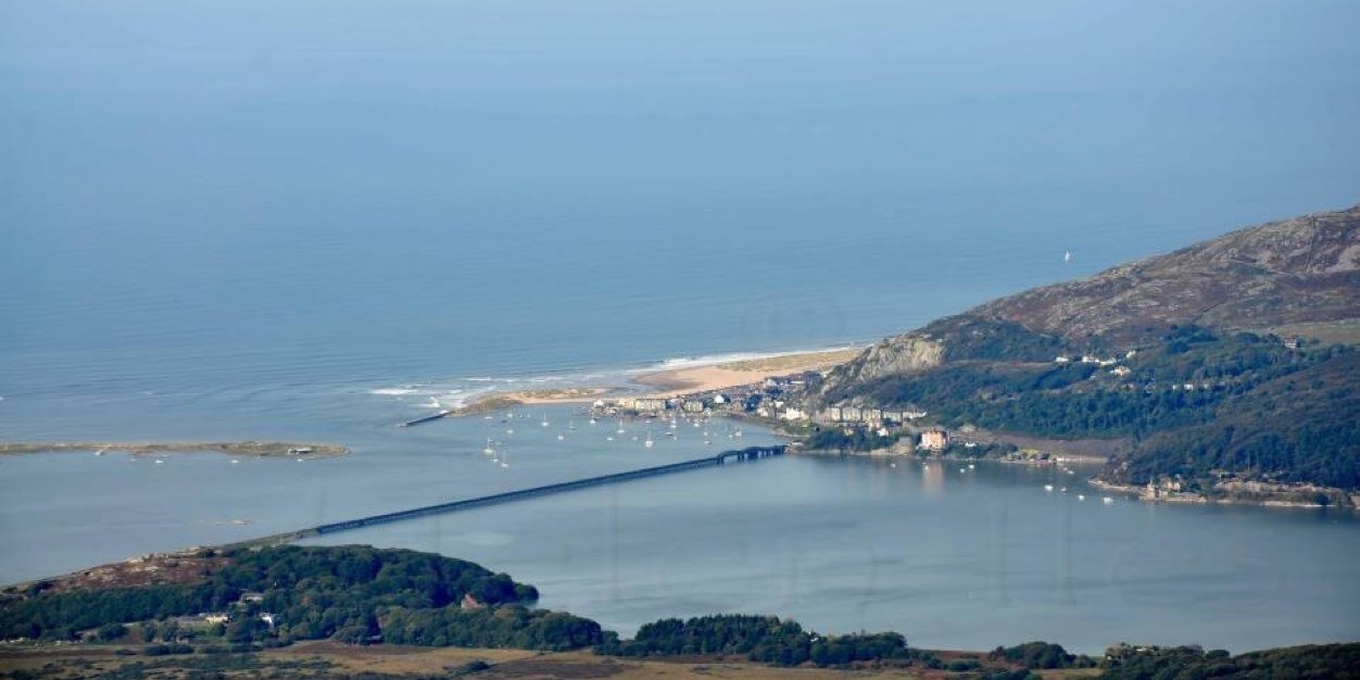 Kirstie Moons banner