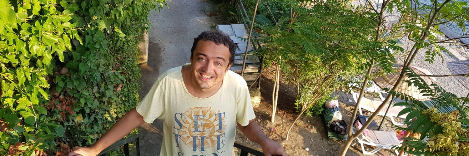 ozanaksa's profile banner image