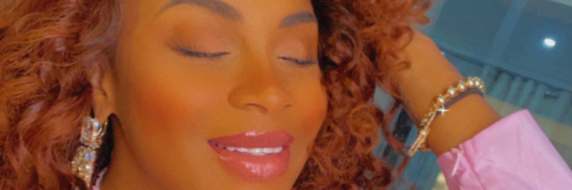 emilianawe's profile banner image
