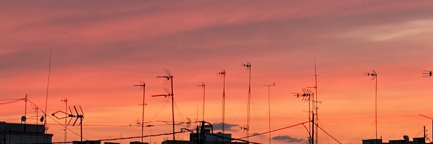 lauragrrrx's profile banner image