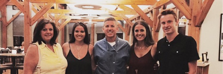 laurapacee's profile banner image
