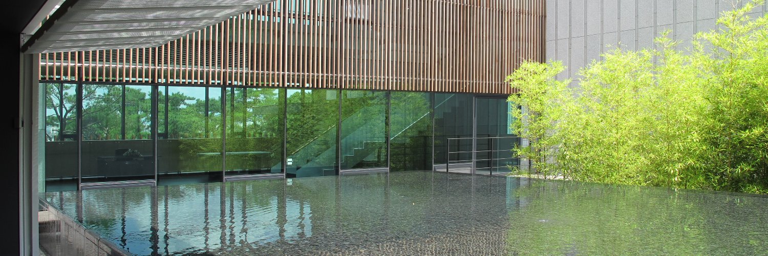thmuseum's profile banner image
