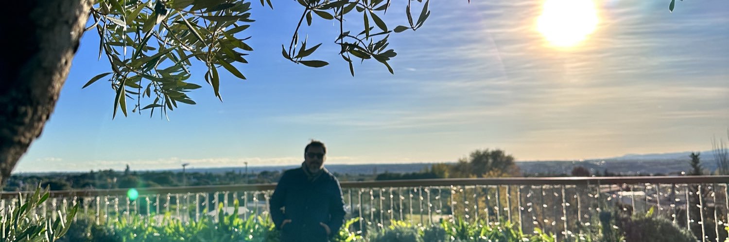 YoyoBarrientos's profile banner image