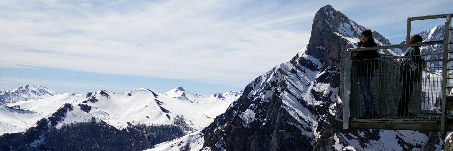 LauraLLaur's profile banner image
