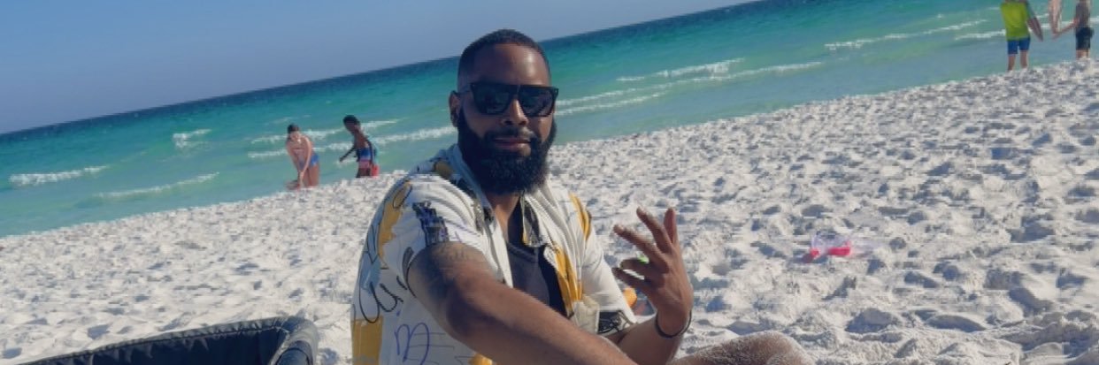 cap_davis's profile banner image