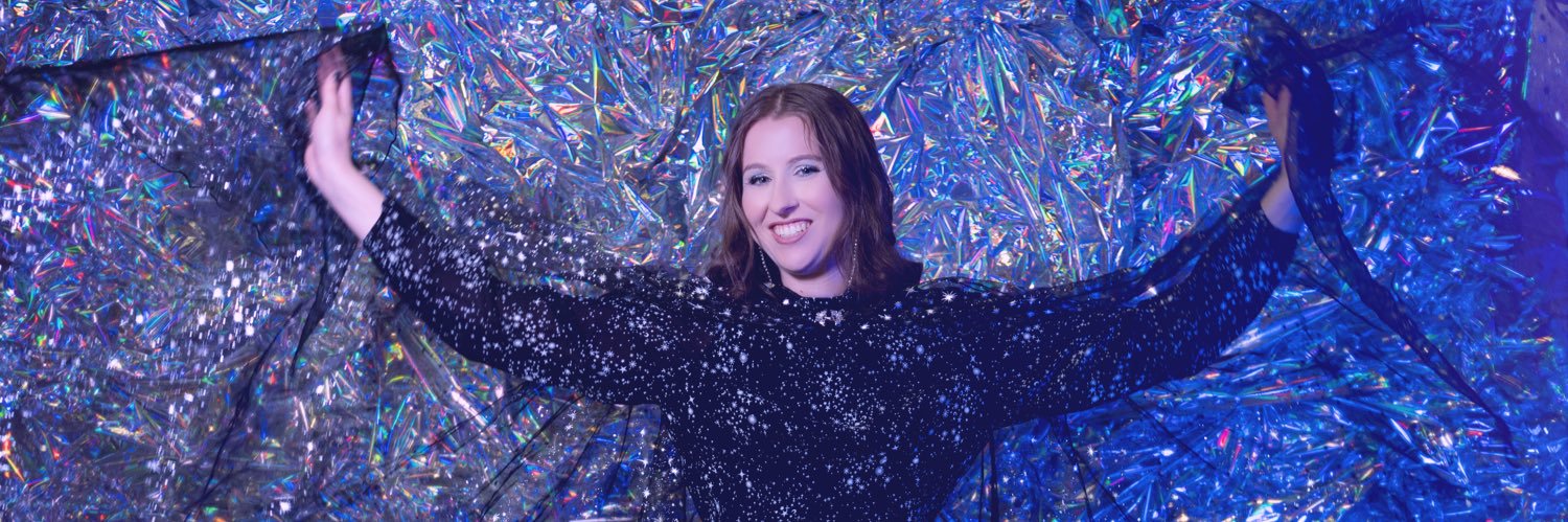 erinwinick's profile banner image