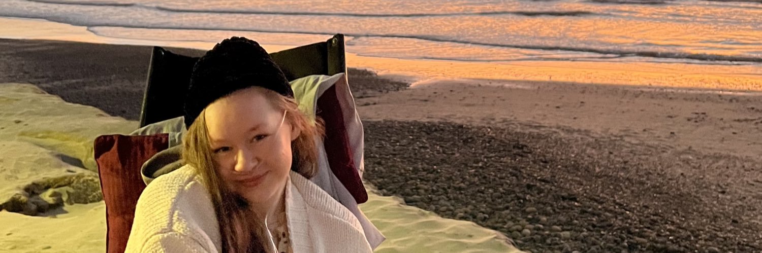 ambertthompsonn's profile banner image