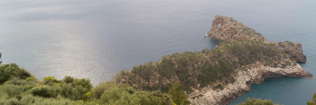 serramariina's profile banner image