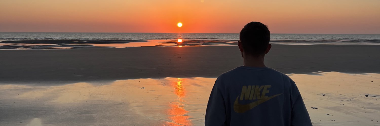 clooelrt's profile banner image