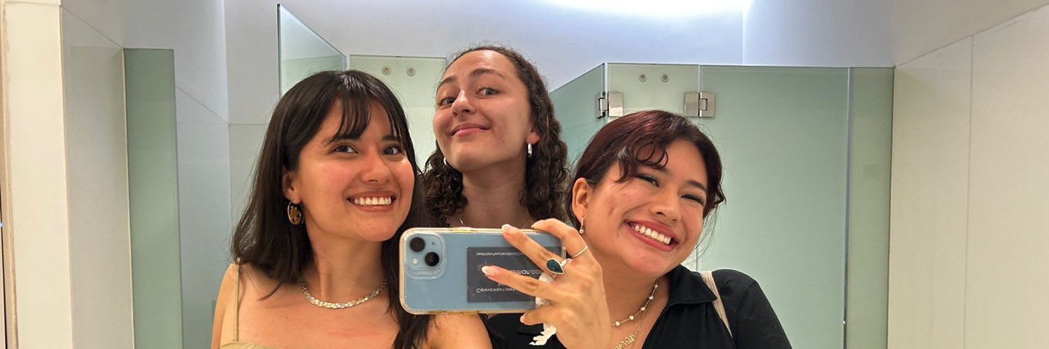vicky0ro's profile banner image