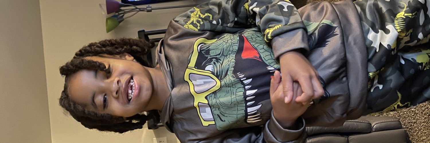 queensolangeee's profile banner image