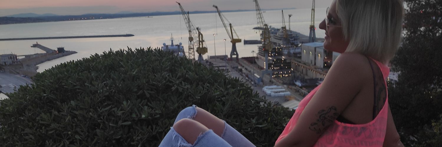 GloriaMarangoni's profile banner image