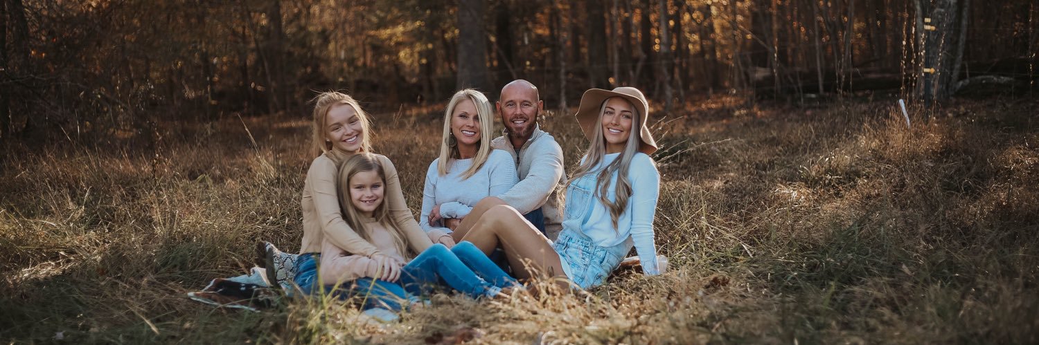 amyaaroncox's profile banner image