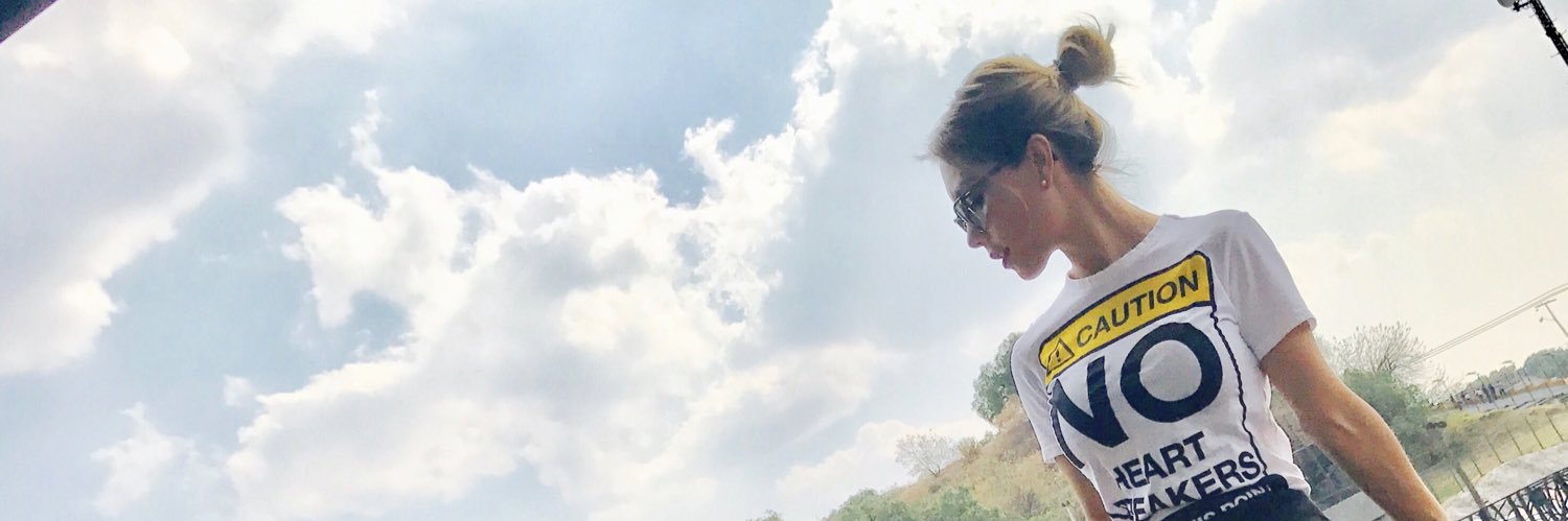caro_caceb's profile banner image